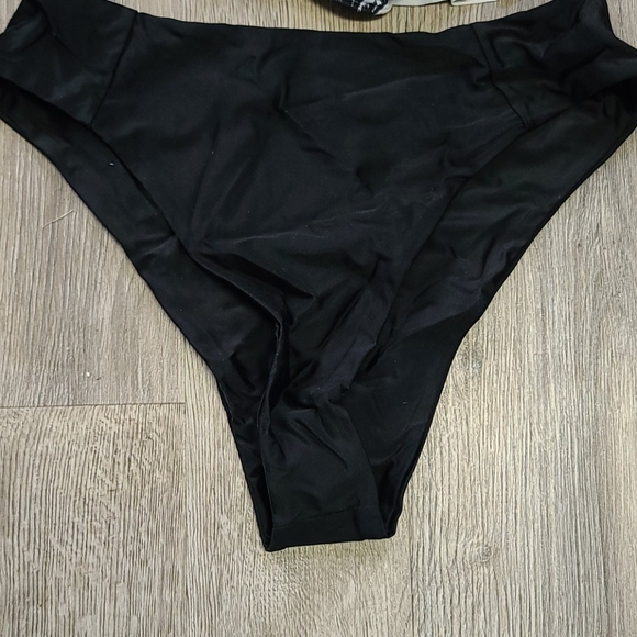 Swimsuit - Picture 2 of 4